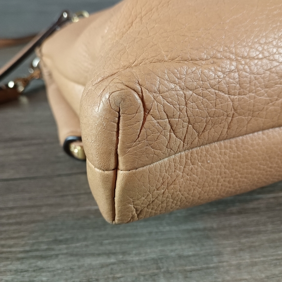 Coach Urbane Shoulder Bag No.C1420-32504 in Camel - Picture 3 of 11